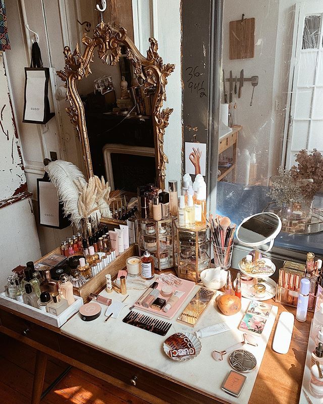 VANITY ACCESSORIES