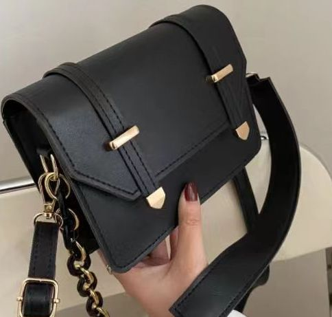 Cross bag With Golden Accents