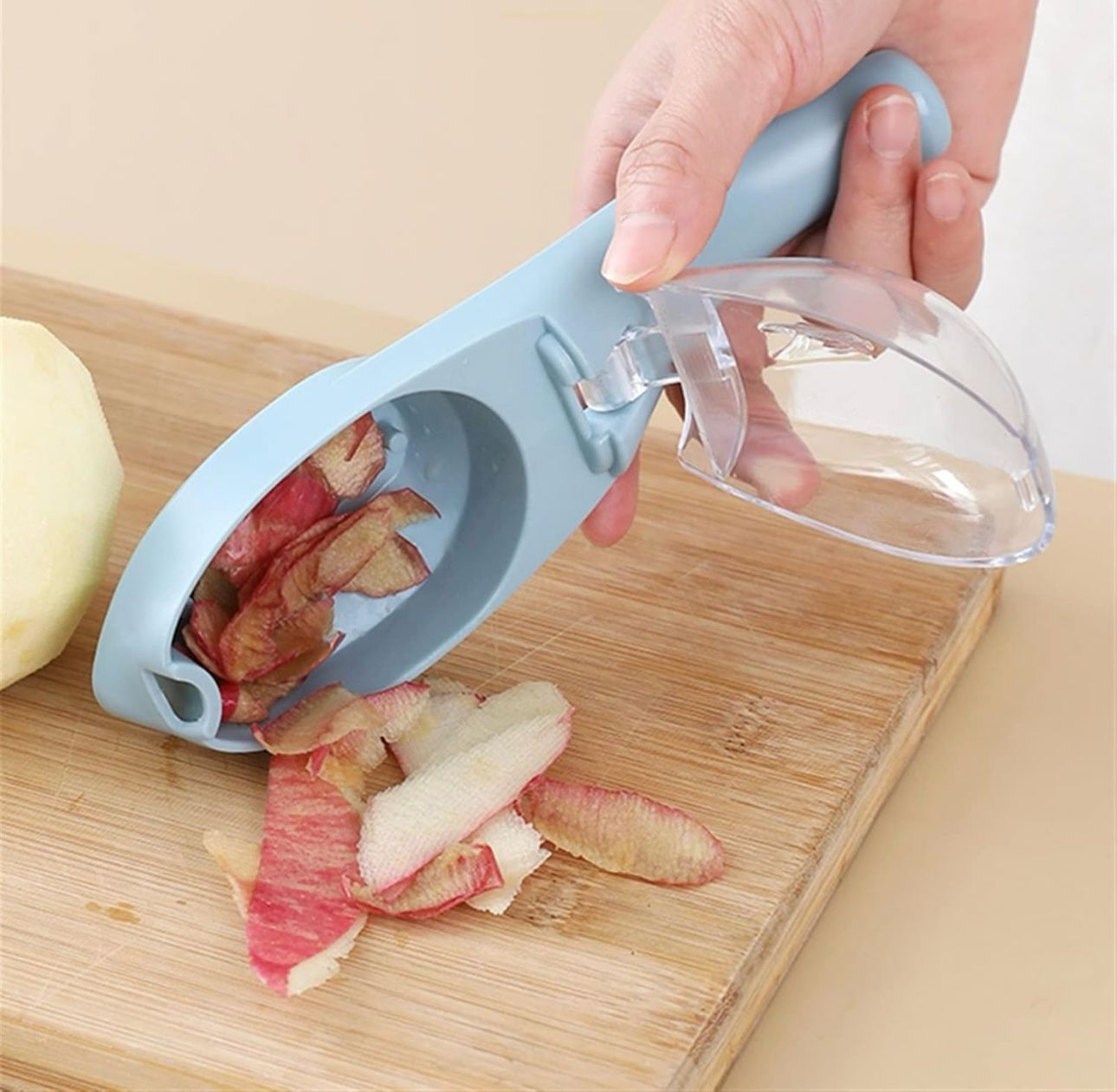 Multifunctional Vegetable Peeler with Built-In Storage