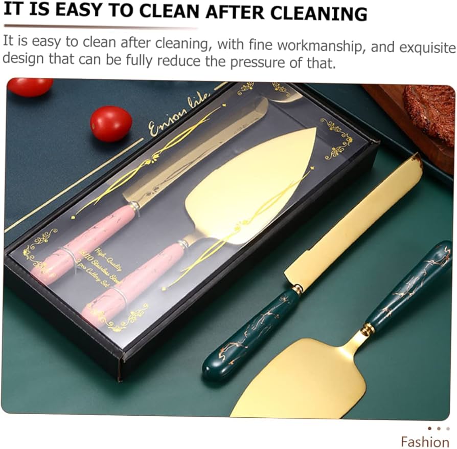 The Cake Cutter has a fine jagged, which can cut the cake into slices without effort.
Humanized handle design, jagged on one side, is convenient for cutting and you can use this for daily cooking.